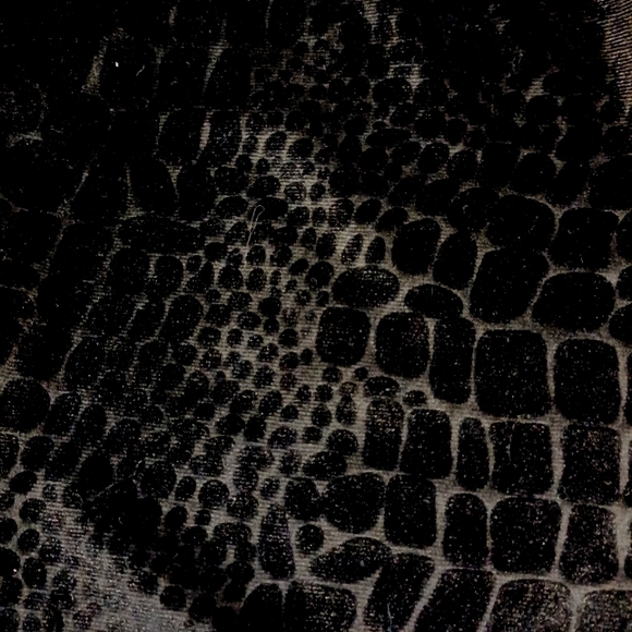 Andrea Jovine Tone on Tone Velour Top NWT - Picture 7 of 7